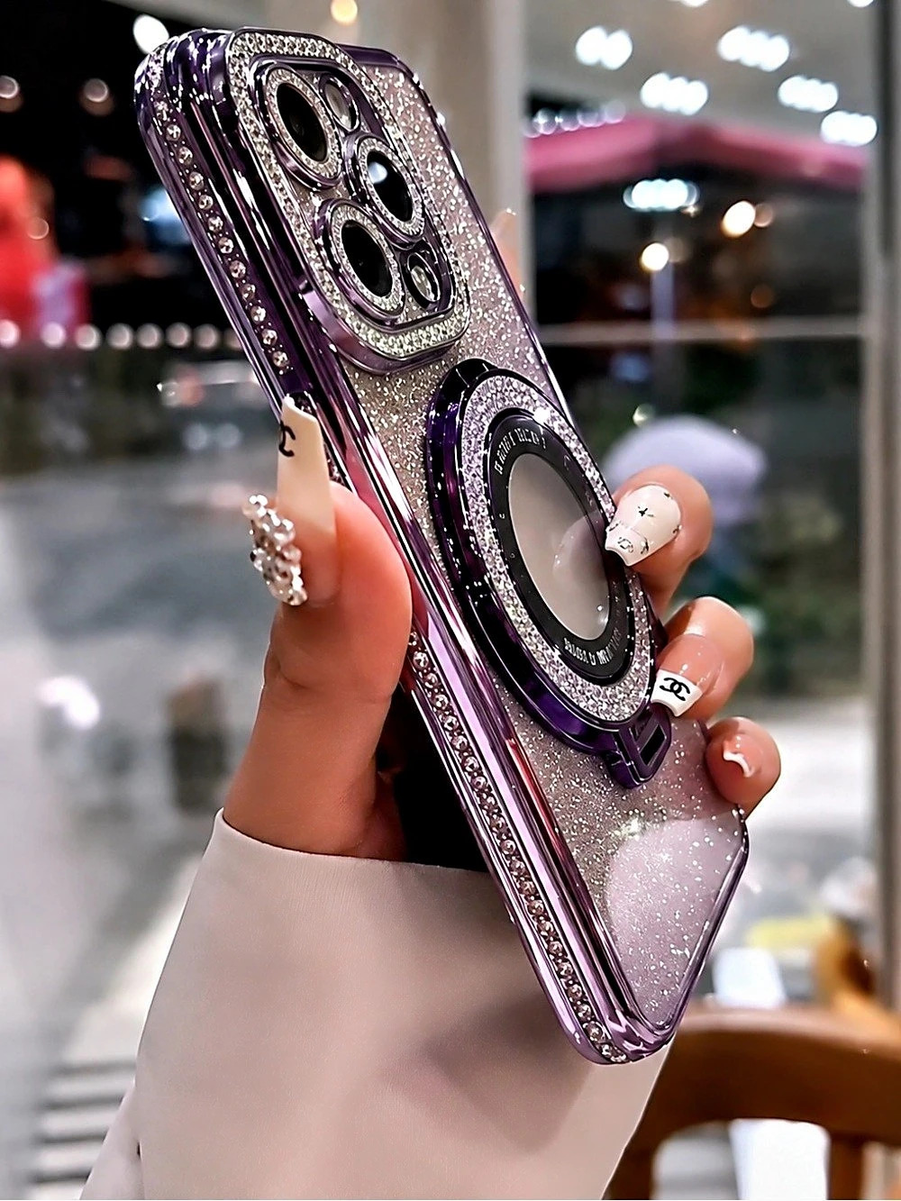 Luxury Rhinestone iPhone 17 Pro Max
Case - Picture 2 of 5
